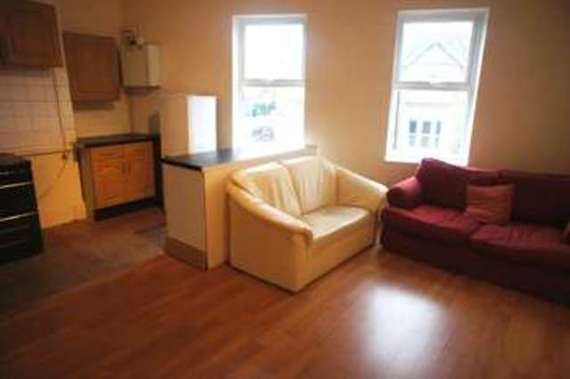 2 bedroom Maisonette...